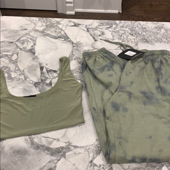 PrettyLittleThing Tops - Tie-Dye sweatpants set